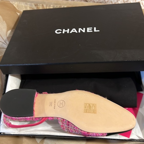 Brand new Chanel Pink Tweed Slingback Sandals - Picture 3 of 7
